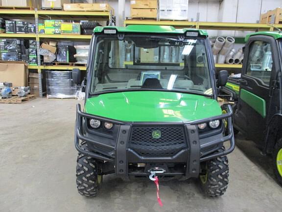 Image of John Deere XUV 835R equipment image 1