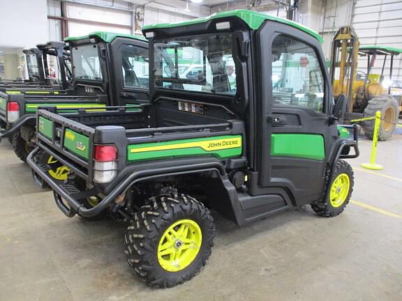 Image of John Deere XUV 835R equipment image 4