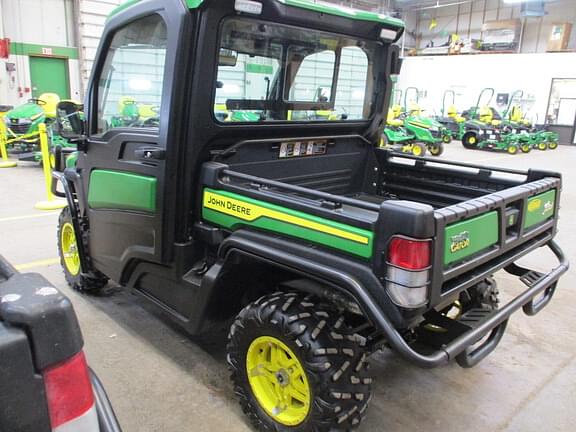 Image of John Deere XUV 835R equipment image 2