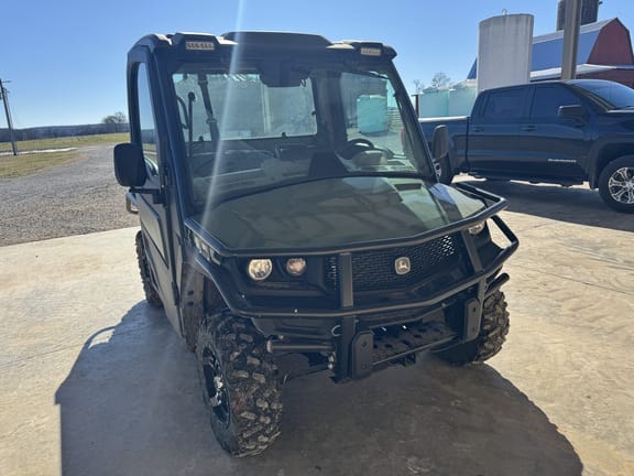 2023 John Deere XUV 835R Equipment Image0