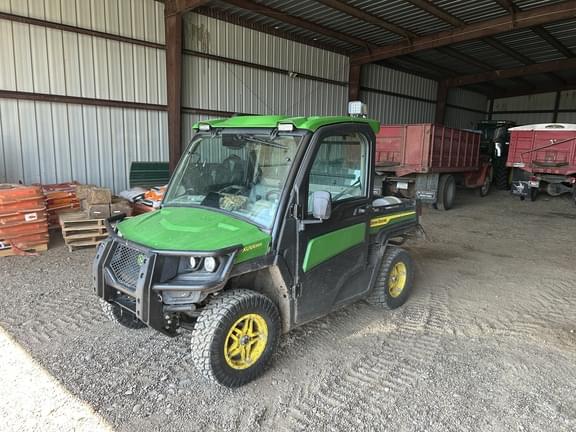 Image of John Deere XUV 835R equipment image 1