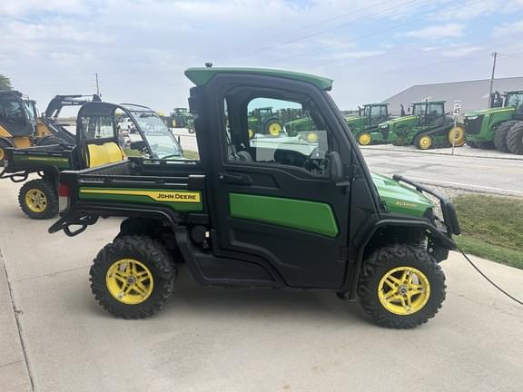 Image of John Deere XUV 835R equipment image 2