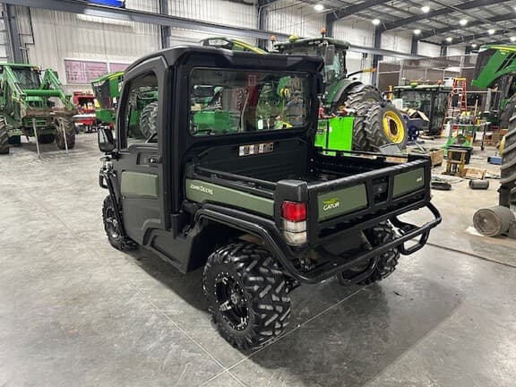 Image of John Deere XUV 835R equipment image 4