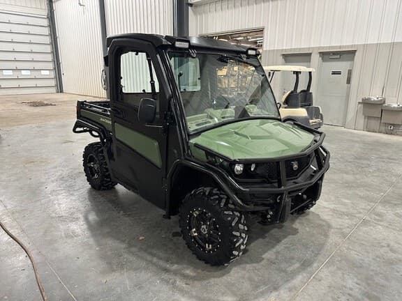 Image of John Deere XUV 835R equipment image 1