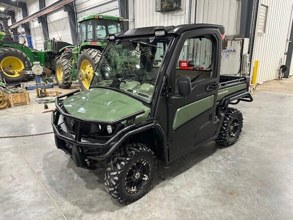 2023 John Deere XUV 835R Equipment Image0