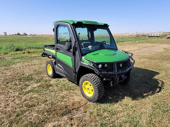 Image of John Deere XUV 835R equipment image 2