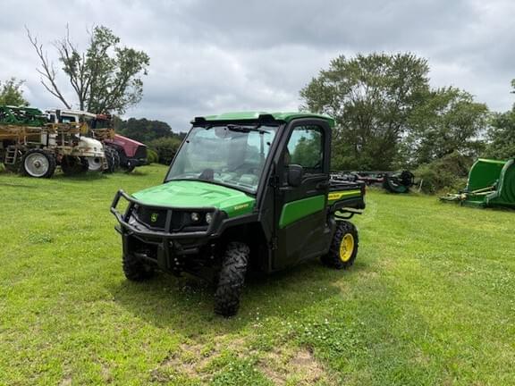 Image of John Deere XUV 835R equipment image 1