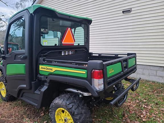 Image of John Deere XUV 835R equipment image 3