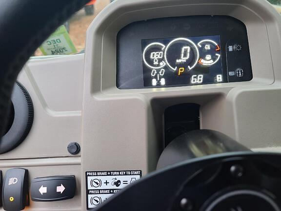 Image of John Deere XUV 835R equipment image 4