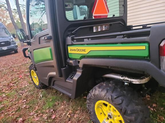 Image of John Deere XUV 835R equipment image 2
