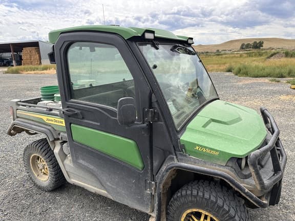 Image of John Deere XUV 835R Primary image
