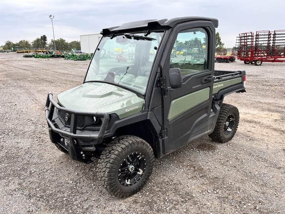 Main image John Deere XUV 835R