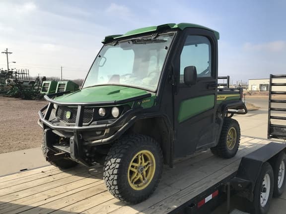 Image of John Deere XUV 835R equipment image 3