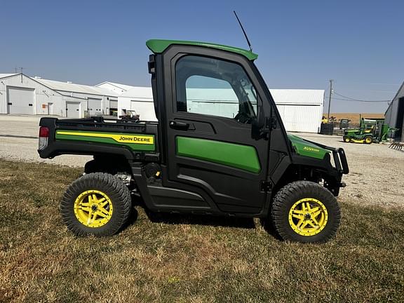 Image of John Deere XUV 835R equipment image 1