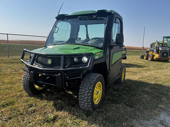 Image of John Deere XUV 835R equipment image 3