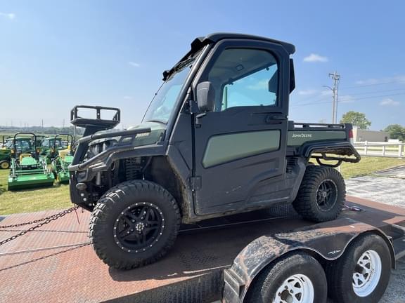 Image of John Deere XUV 835R Primary image