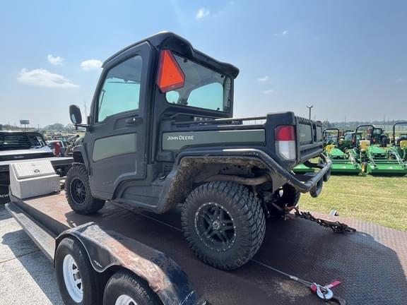 Image of John Deere XUV 835R equipment image 1