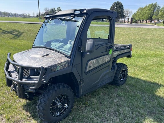 2023 John Deere XUV 835R Equipment Image0