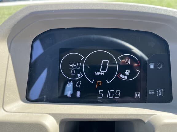 Image of John Deere XUV 835R equipment image 1