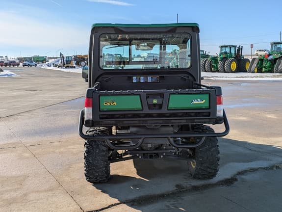 Image of John Deere XUV 835R equipment image 4