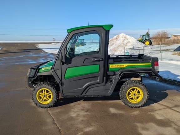 Image of John Deere XUV 835R equipment image 3