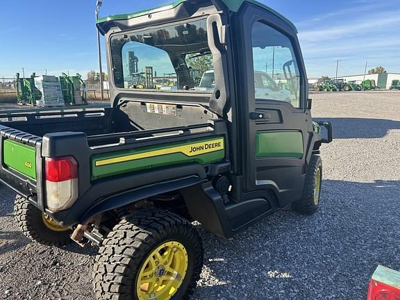 Image of John Deere XUV 835R equipment image 3