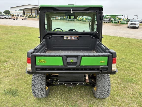 Image of John Deere XUV 835R equipment image 3