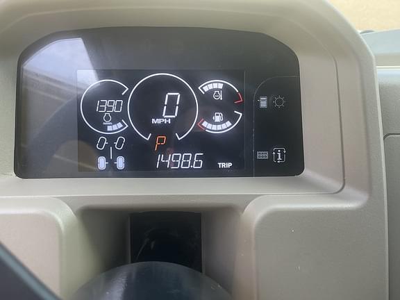 Image of John Deere XUV 835R equipment image 4