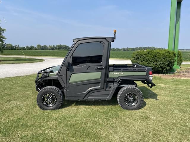 Image of John Deere XUV 835R equipment image 2