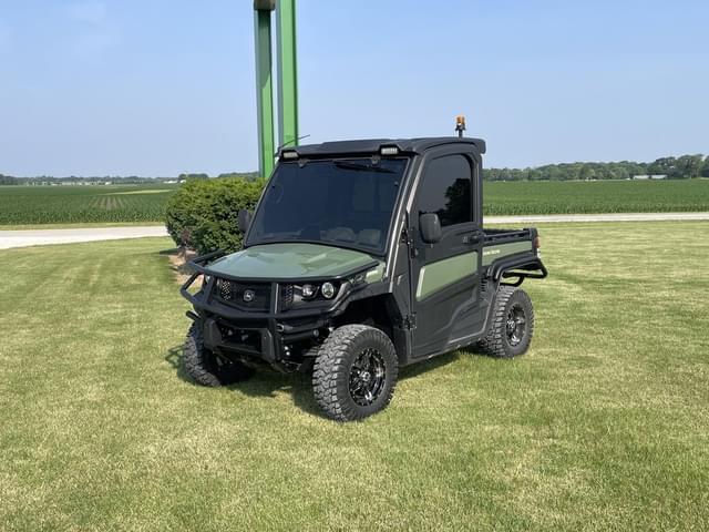 Image of John Deere XUV 835R equipment image 1