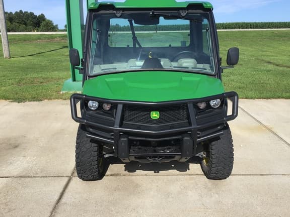 Image of John Deere XUV 835R equipment image 3