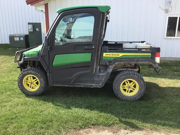 Image of John Deere XUV 835R equipment image 1