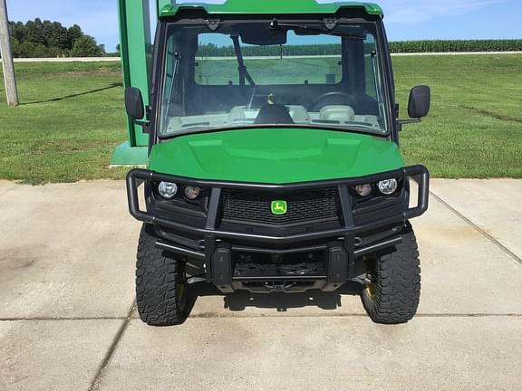 Image of John Deere XUV 835R equipment image 2