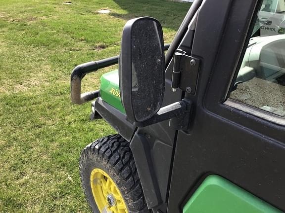 Image of John Deere XUV 835R equipment image 4