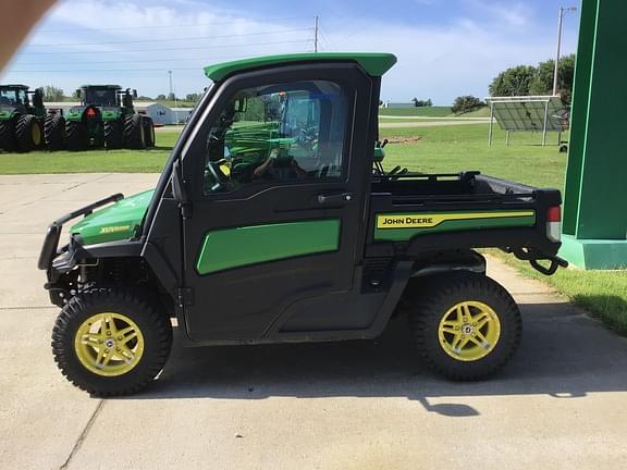 Image of John Deere XUV 835R equipment image 4