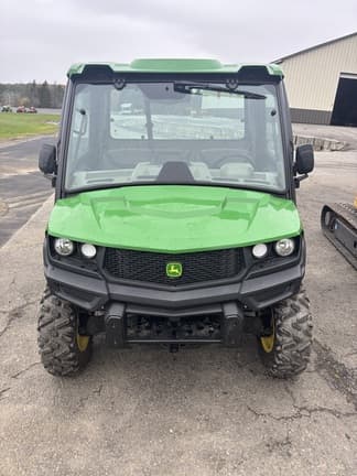 Image of John Deere XUV 835R equipment image 1