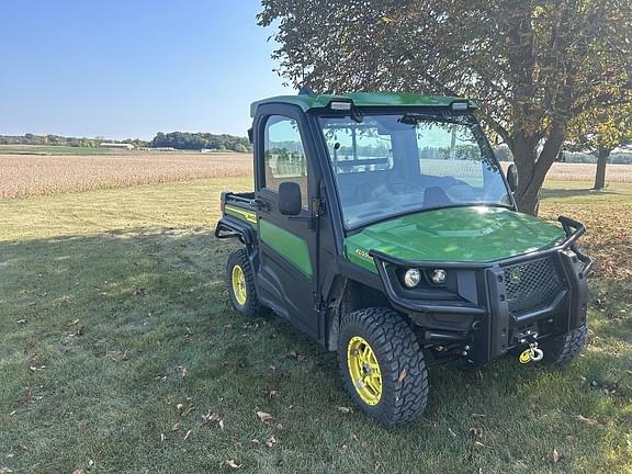 Image of John Deere XUV 835R equipment image 2