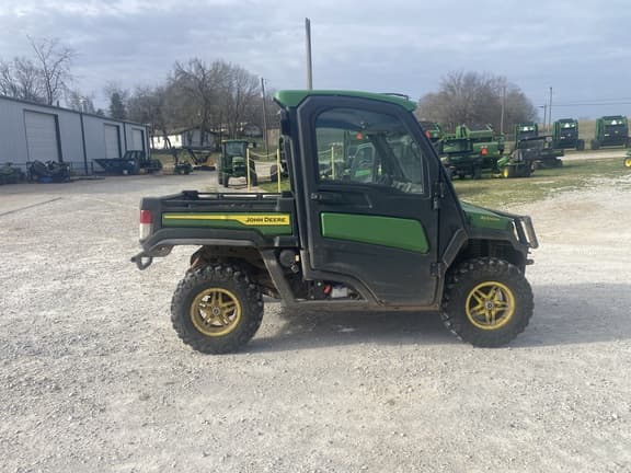Image of John Deere XUV 835R equipment image 4
