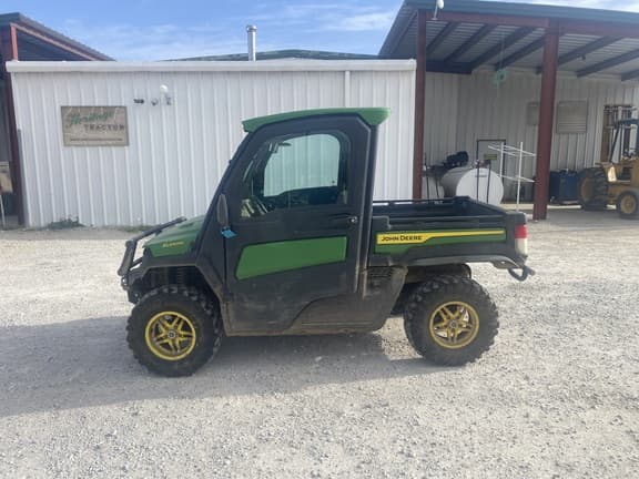 Image of John Deere XUV 835R equipment image 1