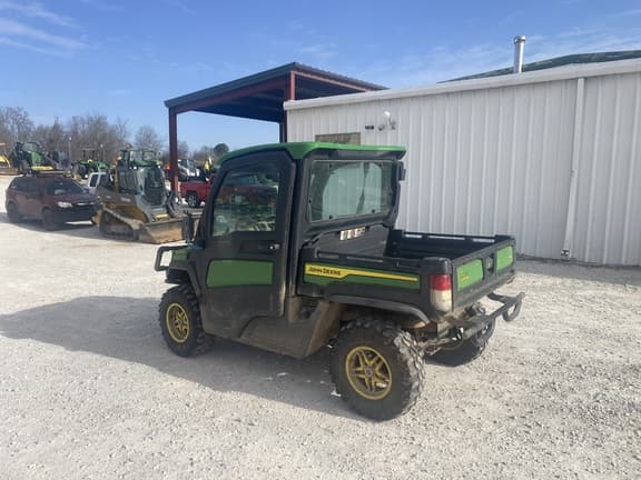 Image of John Deere XUV 835R equipment image 2