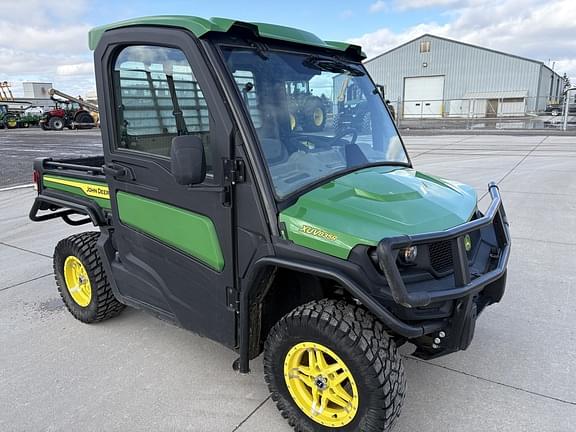 Image of John Deere XUV 835R equipment image 2