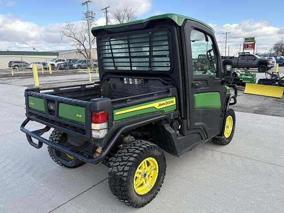 Image of John Deere XUV 835R equipment image 4