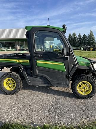 Image of John Deere XUV 835R equipment image 1