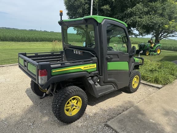 Image of John Deere XUV 835R equipment image 2