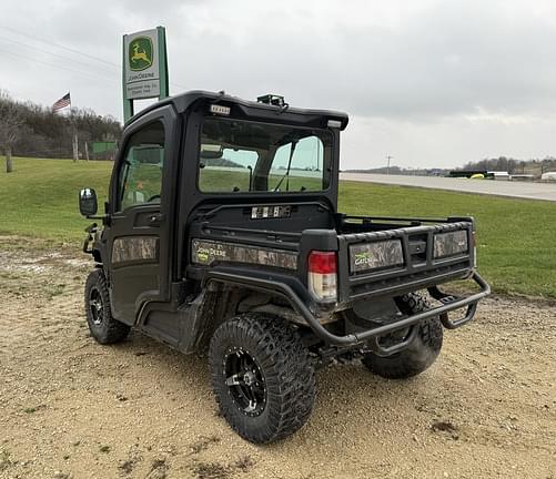 Image of John Deere XUV 835R equipment image 4