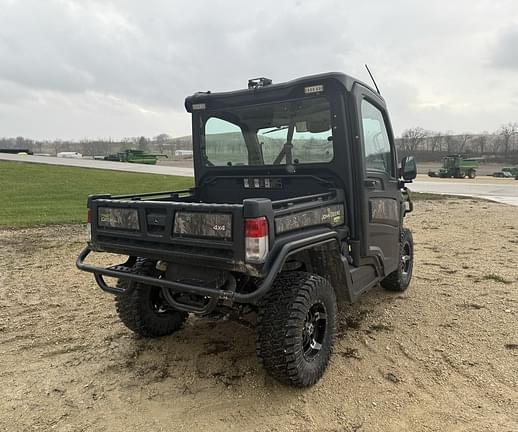 Image of John Deere XUV 835R equipment image 2