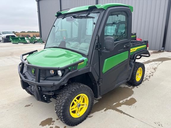 Image of John Deere XUV 835R Primary image