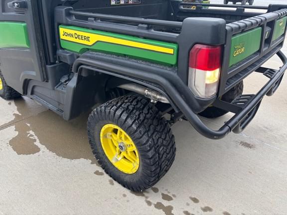 Image of John Deere XUV 835R equipment image 2