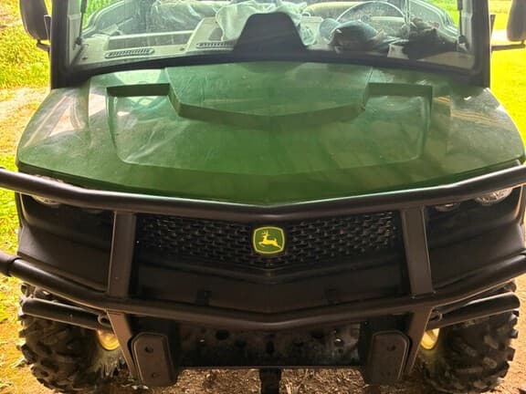 Image of John Deere XUV 835R equipment image 3