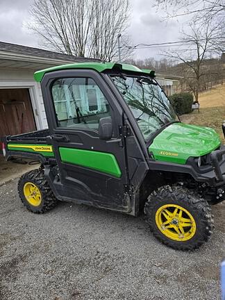 Image of John Deere XUV 835R equipment image 1